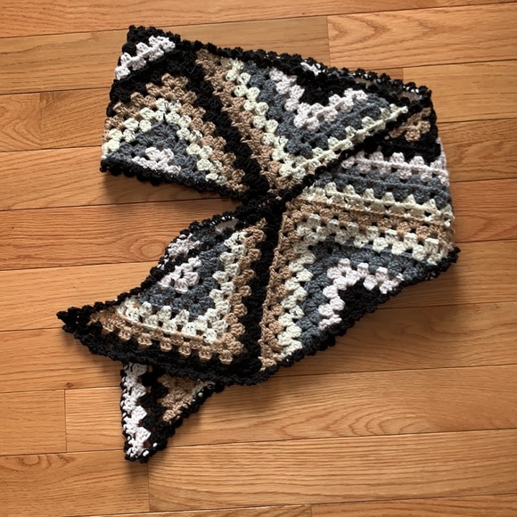 Granny square long scarf - Picture 2 of 2